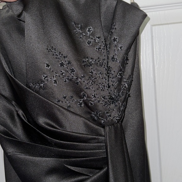 Bridesmaid/Prom Dress - Picture 2 of 3